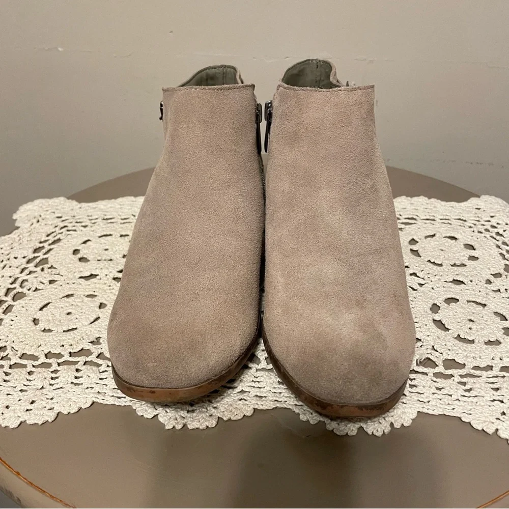 Sam Edelman Petal Suede Sand/Taupe/Beige Ankle Boots
